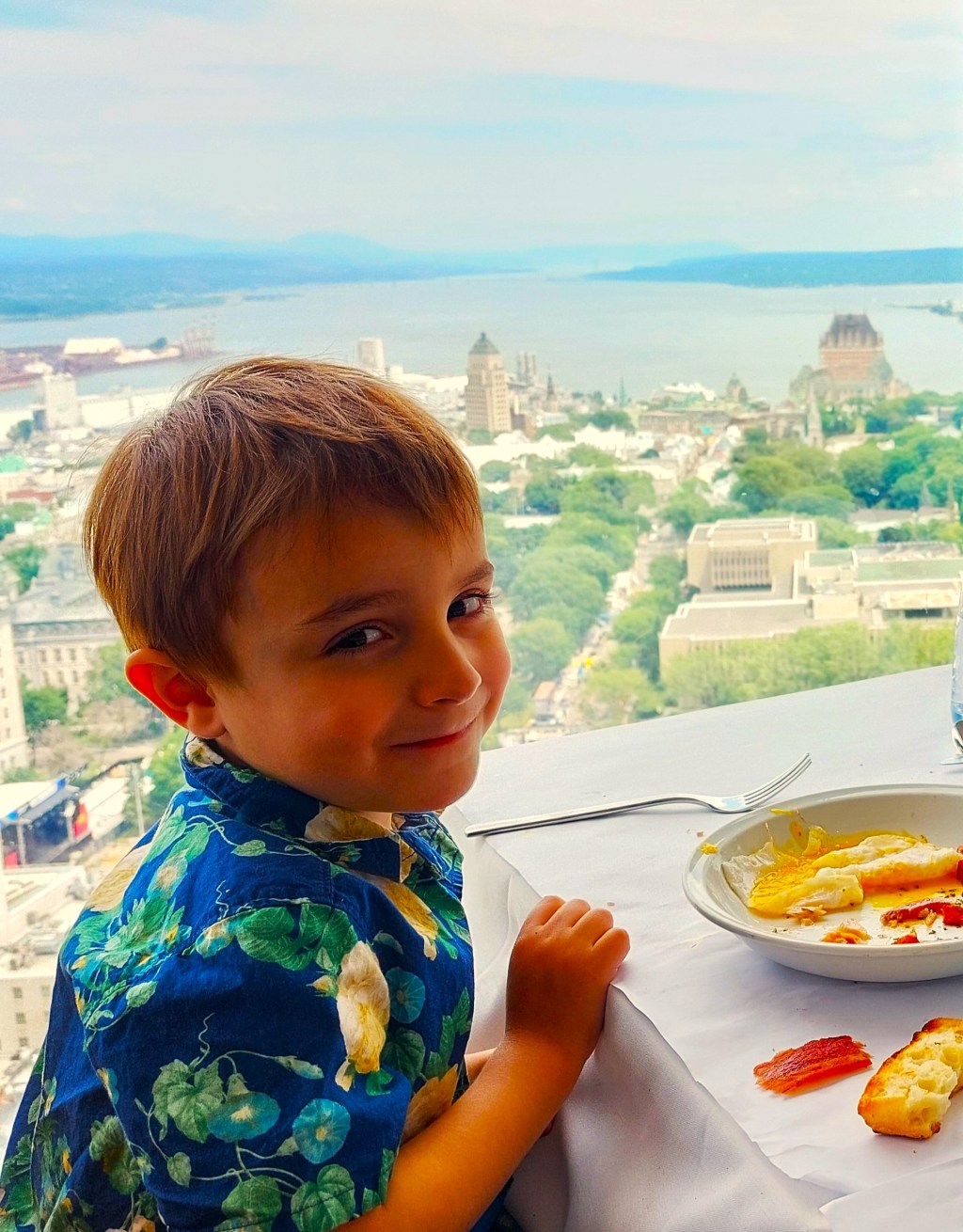 On teste en famille : le restaurant Ciel! Bistro-Bar&nbsp;tournant