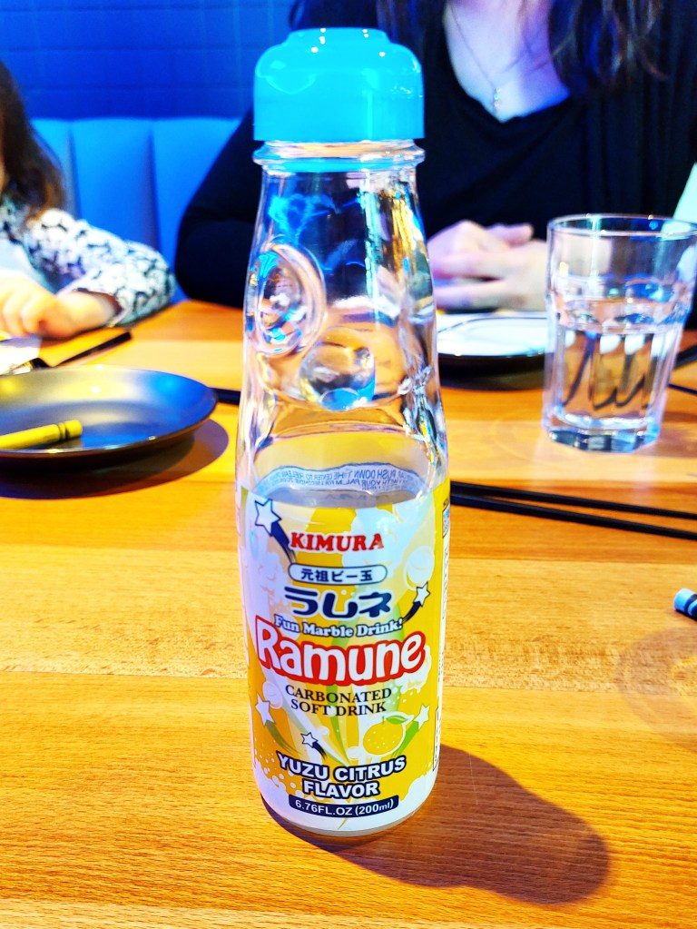 On vous invite à découvrir ce restaurant japonais exceptionnel avec un large choix de plats plus délicieux les uns que les autres. Un petit bout de Japon au Québec, voyage garanti !